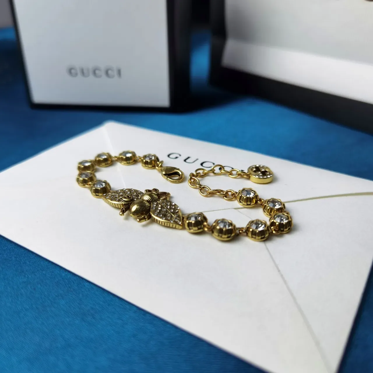 Gucci Pulsera con Motivo de Abeja Set de Cristales Ton Dorado 5
