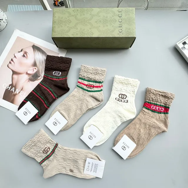 Gucci Beige Red Ribbed Knit Cuff Body Socks 3
