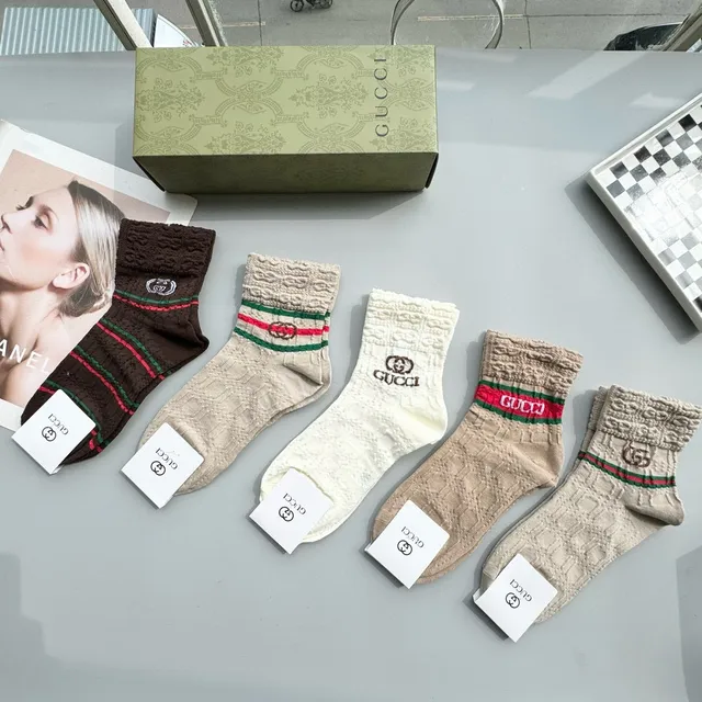 Gucci Beige Red Ribbed Knit Cuff Body Socks 4