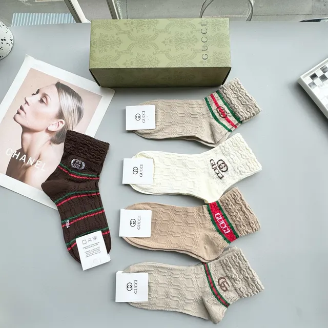 Gucci Beige Red Ribbed Knit Cuff Body Socks 5