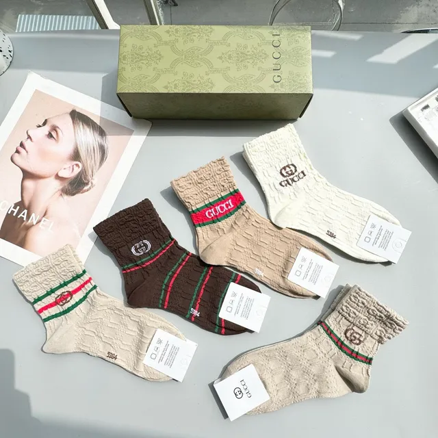 Gucci Beige Red Ribbed Knit Cuff Body Socks 8