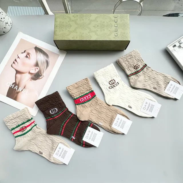 Gucci Beige Red Ribbed Knit Cuff Body Socks 9