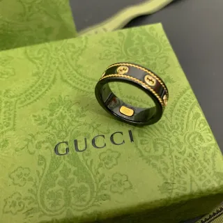 Bague Gucci Noir et Or Interlocking G Motif Large Bande