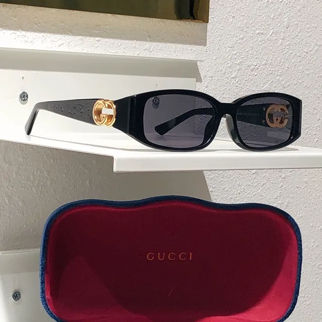 Gucci Black Gold Rectangular Frame Interlocking G Hardware Sunglasses 4
