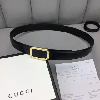Gucci Cinto de Couro Preto e Ouro Suave com Quadro Octogonal e Fivela Retangular