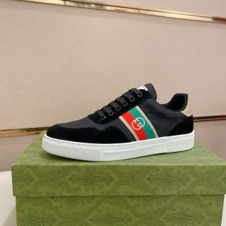 Gucci 黑色绿色低帮麂皮和印花帆布鞋面生活方式运动鞋