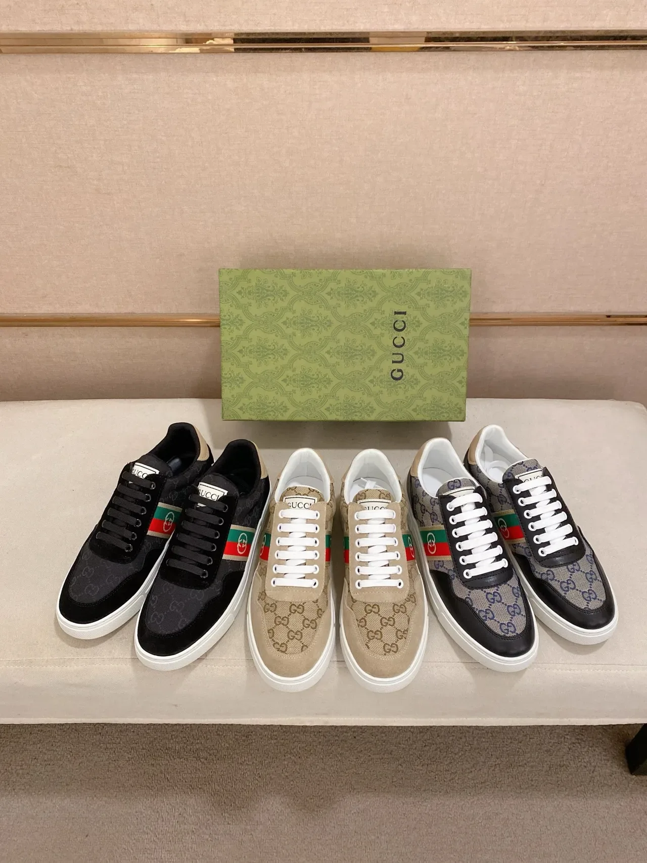 Gucci Preto e Verde Low-Top Suede e Monogram Lona Superior Lifestyle Sneakers 2