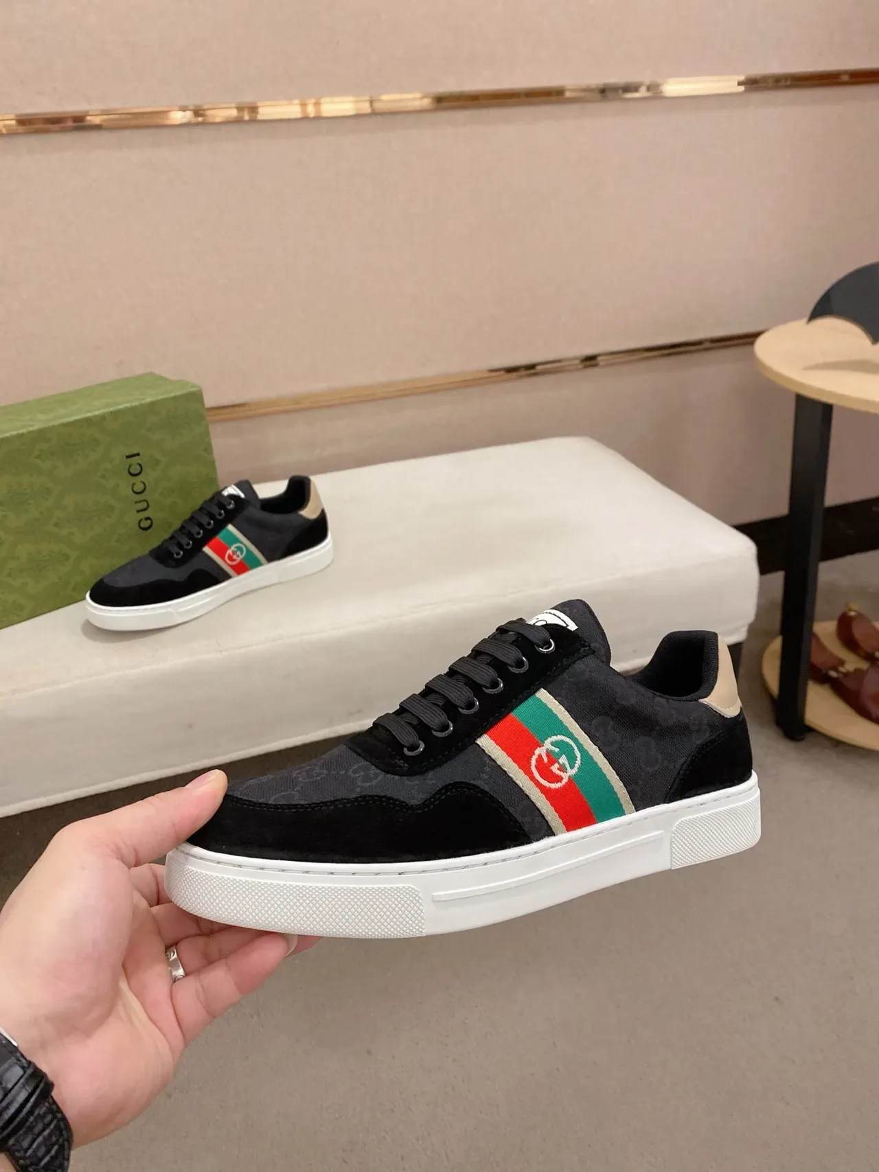 Gucci Preto e Verde Low-Top Suede e Monogram Lona Superior Lifestyle Sneakers 5