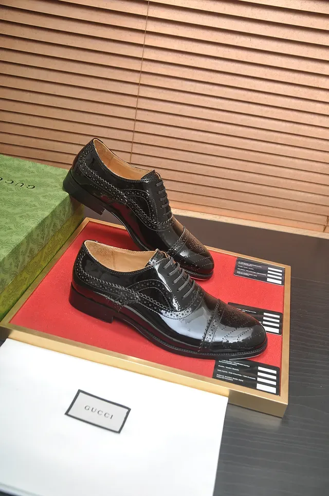 Gucci Black Patent Leather Cap-Toe Brogue Oxford Shoes 4