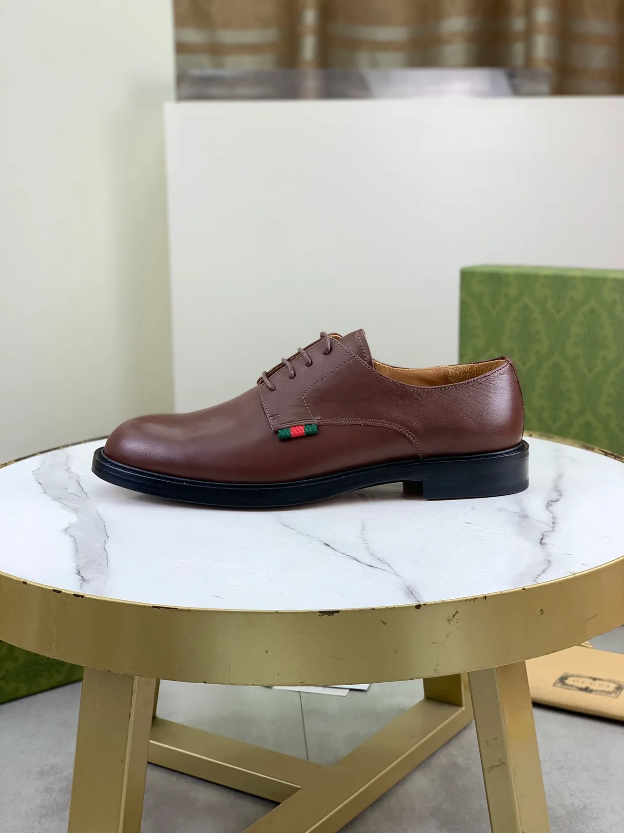 Gucci أحذية دربي جلد ناعم بني أسود بناء رباط مفتوح 6