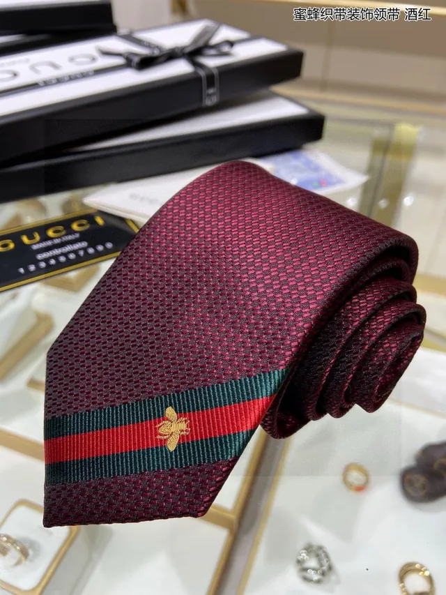 Gucci Cravate Bordeaux Honeycomb Tissée 5