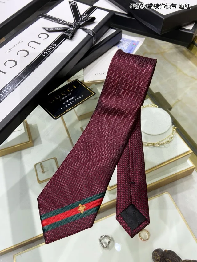 Gucci Cravate Bordeaux Honeycomb Tissée 6