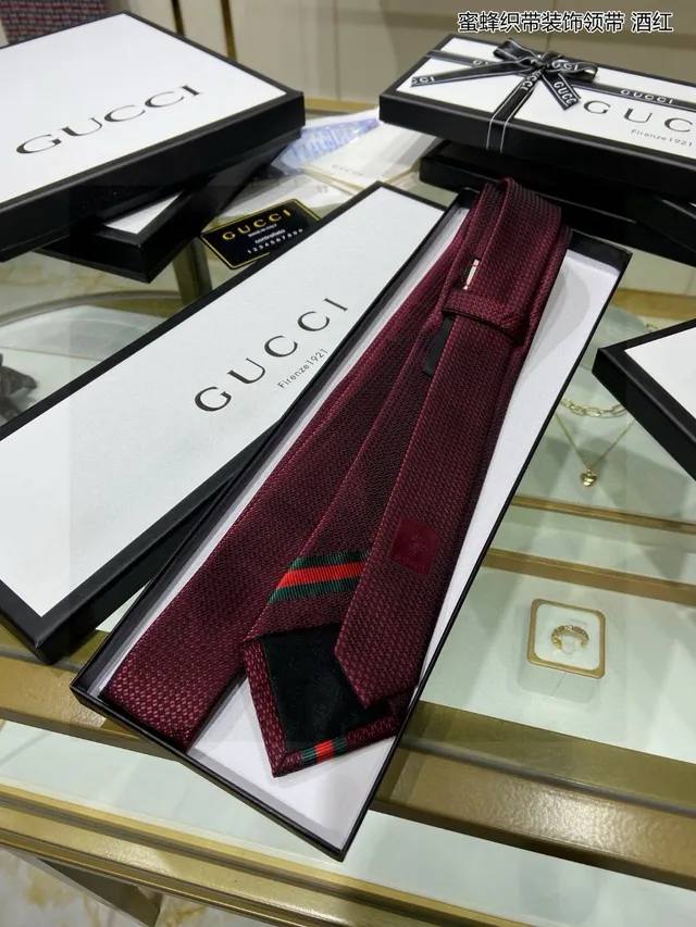 Gucci Cravate Bordeaux Honeycomb Tissée 7