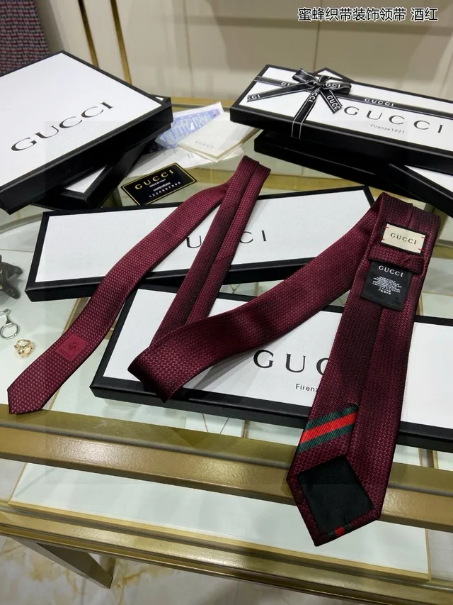 Gucci Cravate Bordeaux Honeycomb Tissée 8