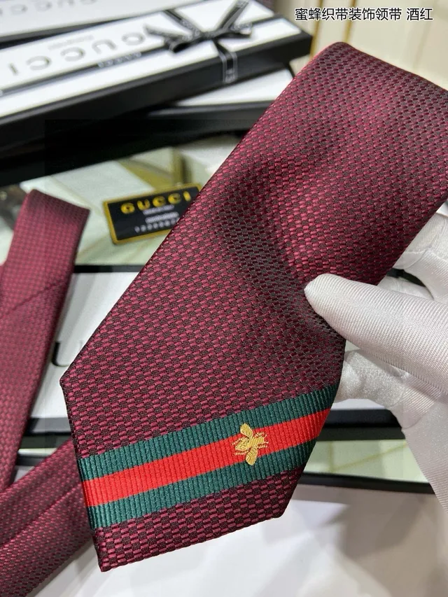 Gucci Cravate Bordeaux Honeycomb Tissée 9