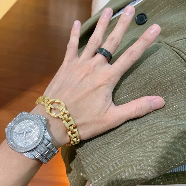 خاتم Gucci إنليه ألياف الكربون أسود 5