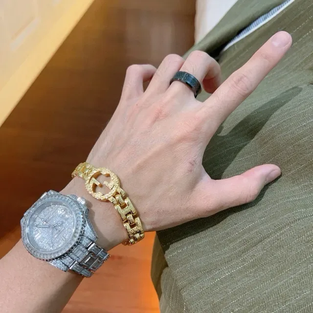 خاتم Gucci إنليه ألياف الكربون أسود 8