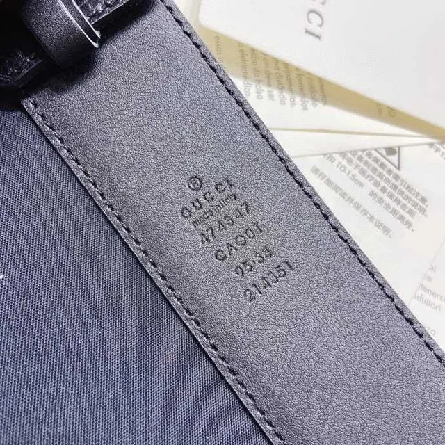 Gucci Double G 黑色压纹皮革 双色扣头 皮革腰带 8