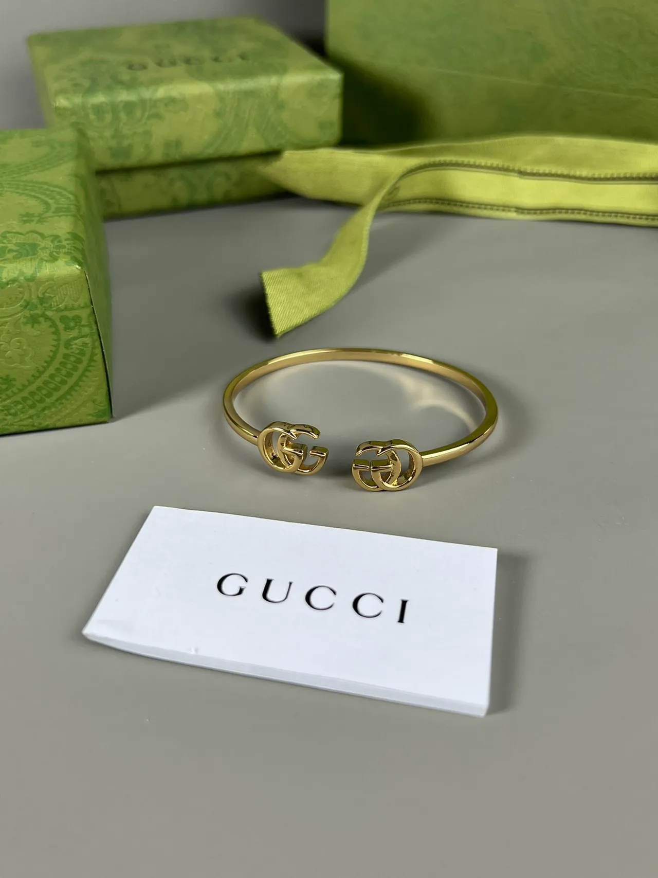 Gucci Double G Gold-Tone 开放手镯手链 2