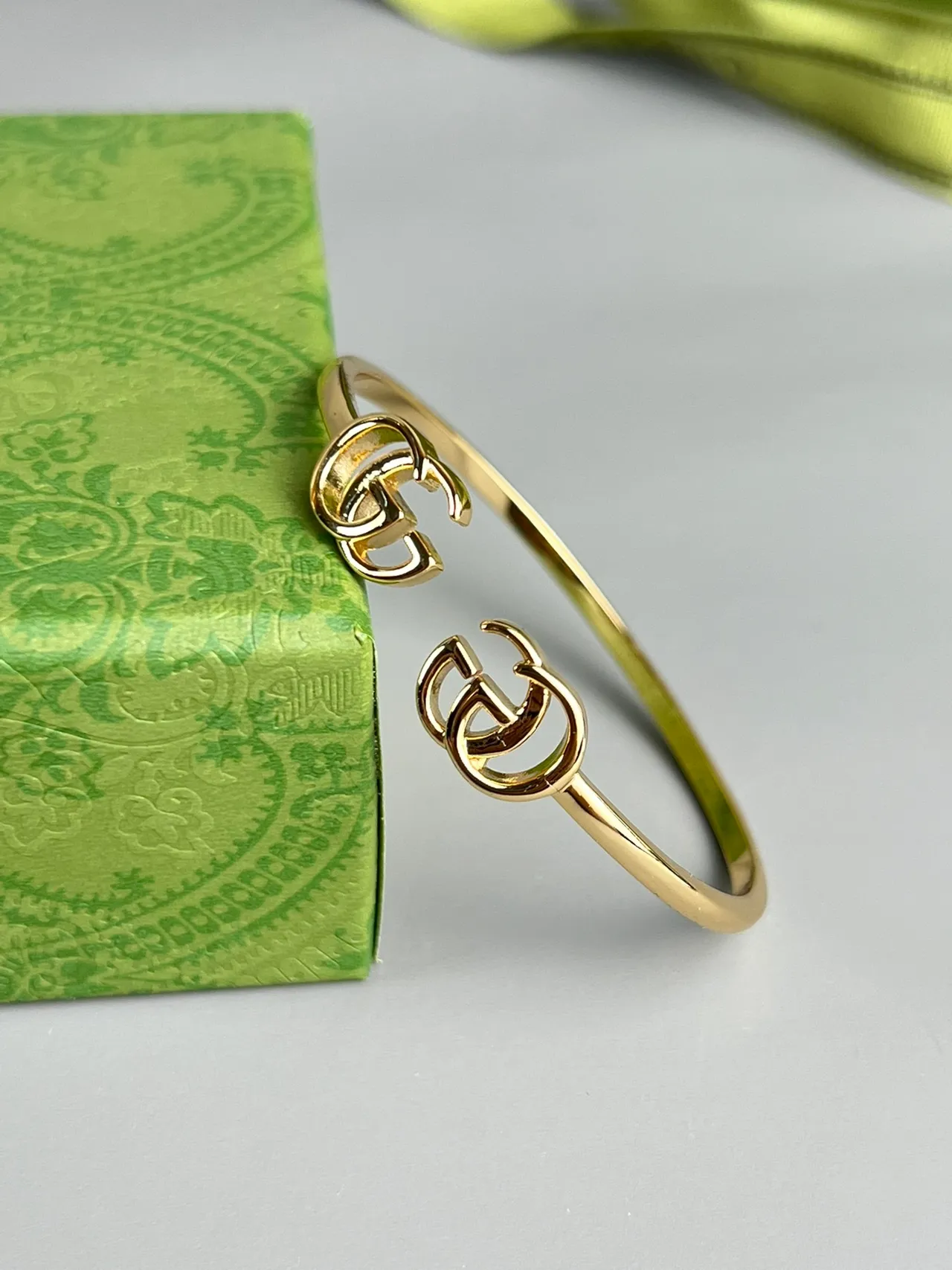 Gucci Double G Gold-Tone 开放手镯手链 6