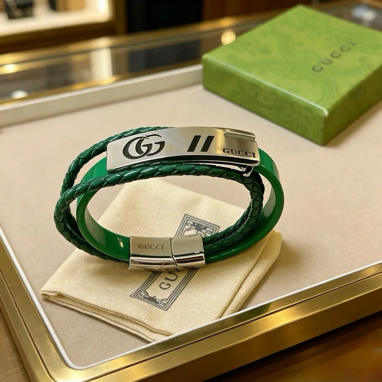 Gucci Bracelet de Cuir Vert Tressé Double Enroulement 5