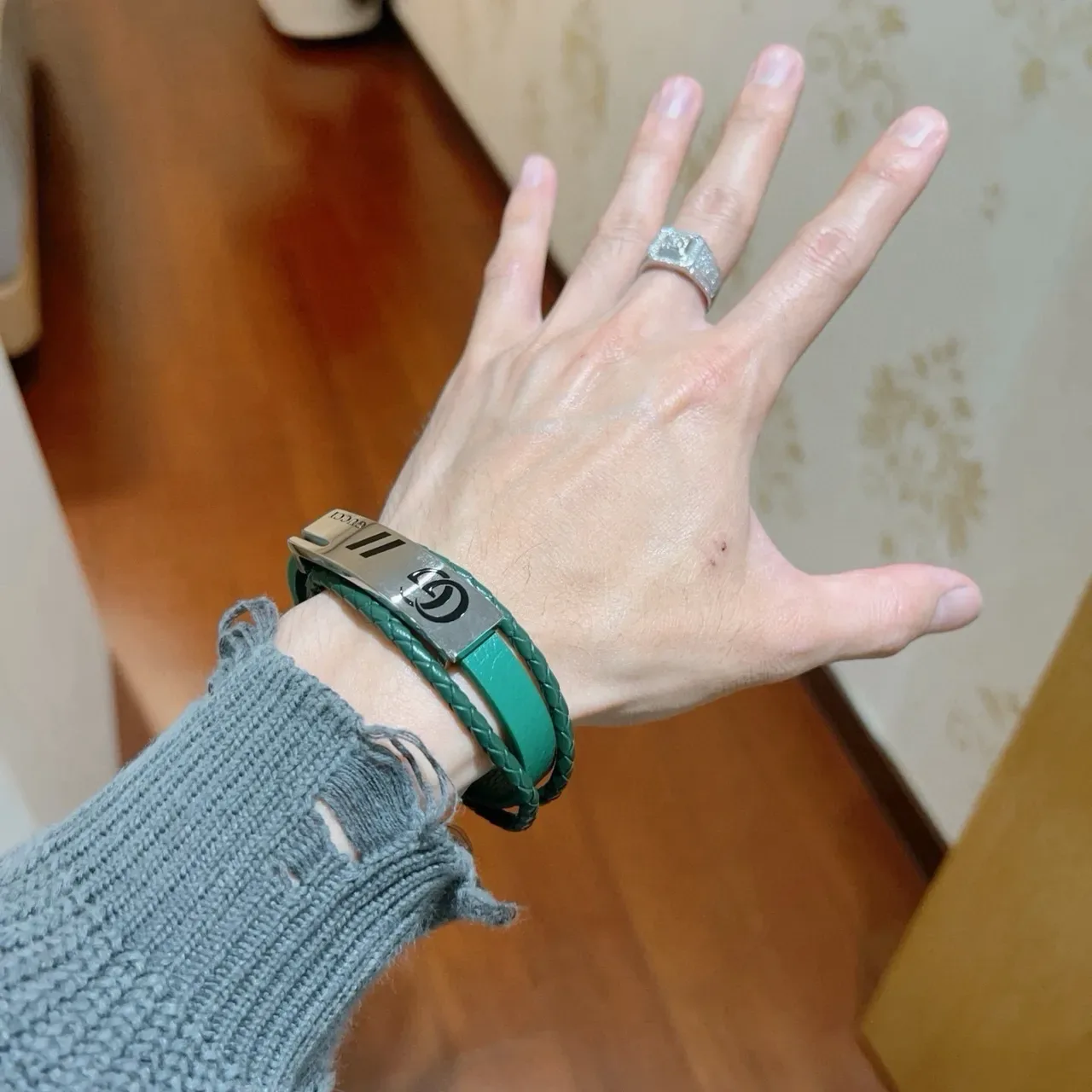 Gucci Bracelet de Cuir Vert Tressé Double Enroulement 8