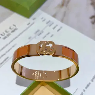 Gucci Esmalte Interlocking G Pulsera Bangle