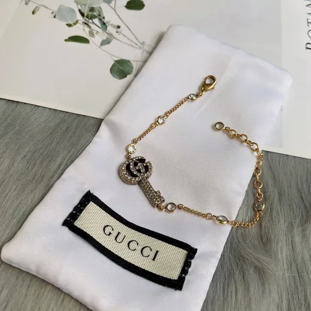 Gucci GG Key 金黑水晶镶嵌项链 3