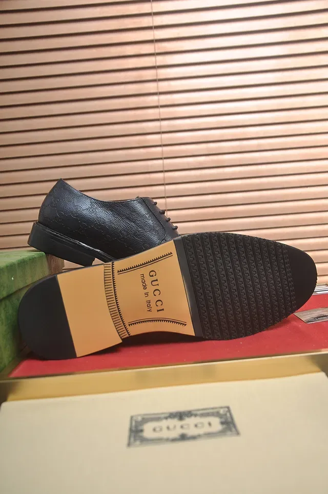 Gucci GG Marmont 黑色米色 压印字母图案 圆头牛津鞋 3