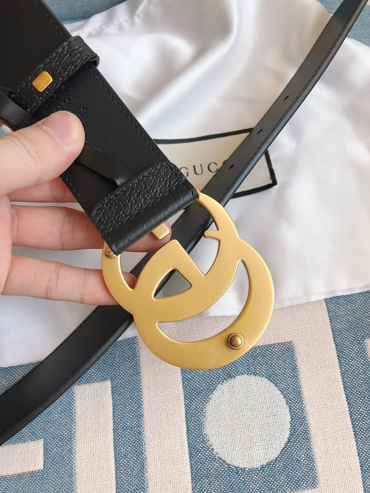 Gucci GG Marmont Ceinture cuir noir doré boucle Interlocking G cuir pebble 5