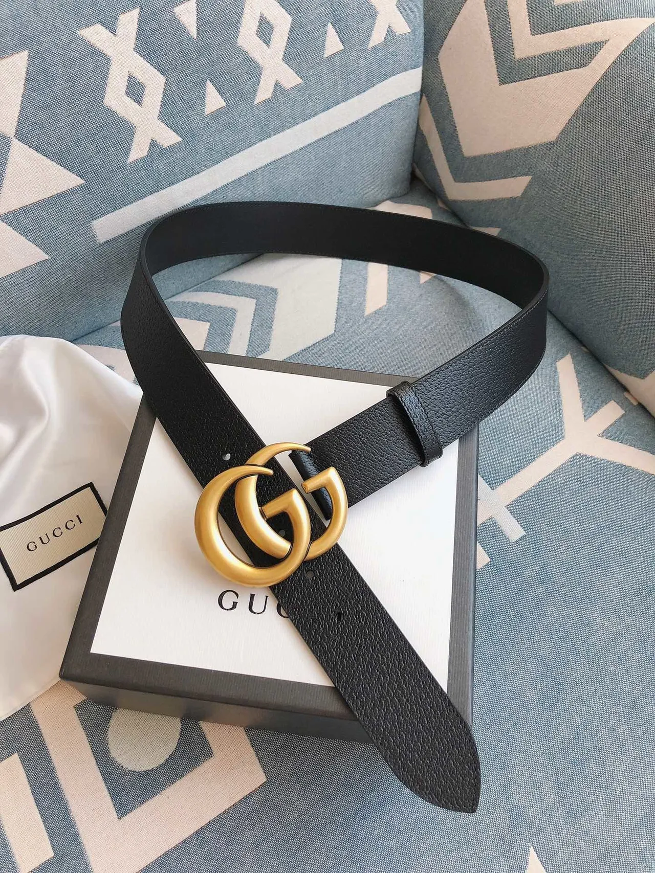 Gucci GG Marmont Ceinture cuir noir doré boucle Interlocking G cuir pebble 6
