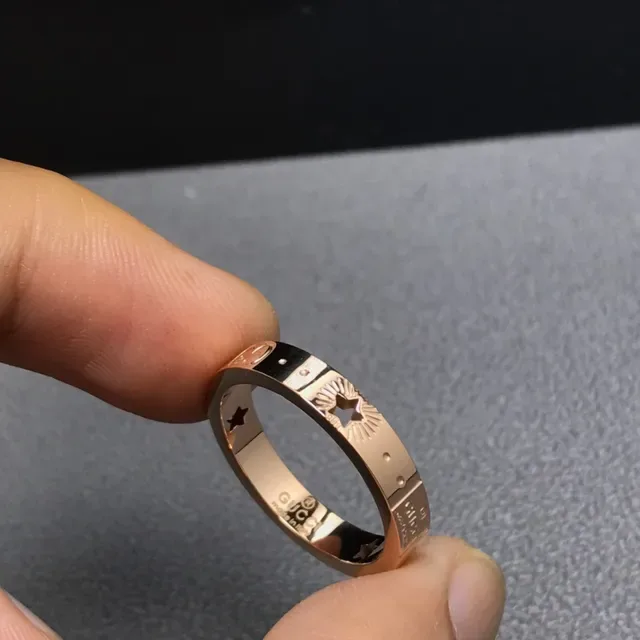 Gucci GG Marmont Gold and Black Enamel Ring 4