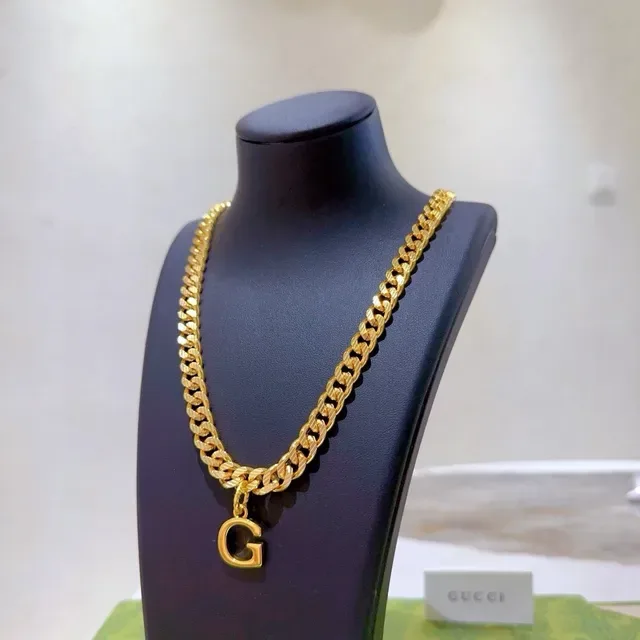 Gucci GG Marmont Cadena Curb-Link Dorado Negro Collar de Metal 9