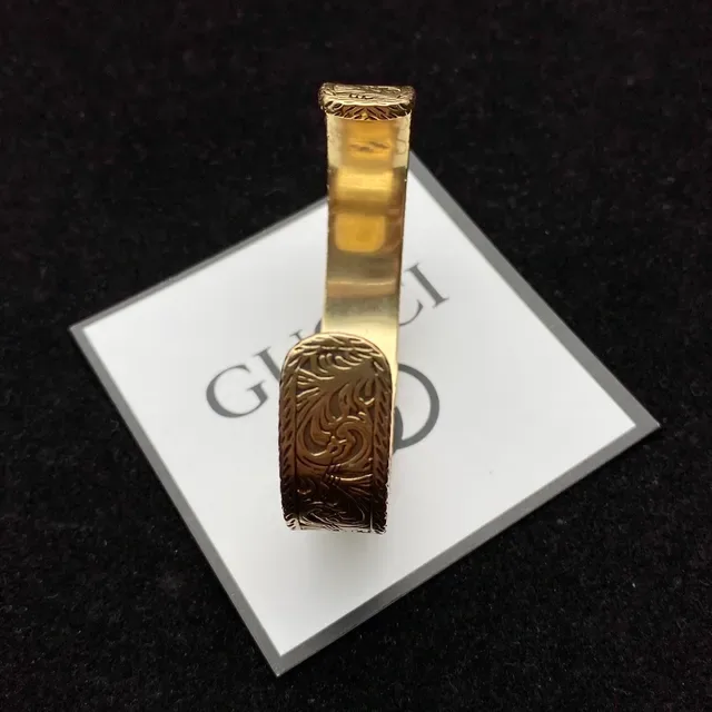 Gucci GG Marmont Pulseira Dourado Marrom Metalwork Gravado Ornado Interlocking G Motif 2
