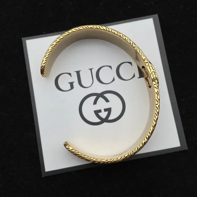 Gucci GG Marmont Pulseira Dourado Marrom Metalwork Gravado Ornado Interlocking G Motif 3