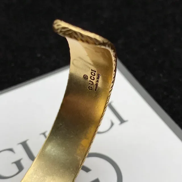 Gucci GG Marmont Pulseira Dourado Marrom Metalwork Gravado Ornado Interlocking G Motif 5