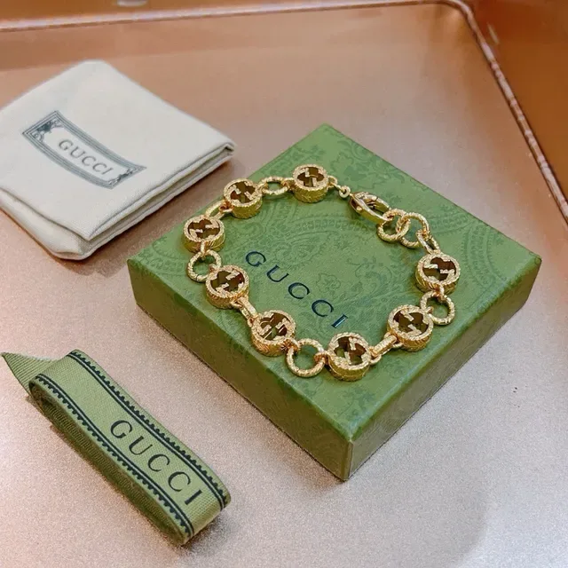 Gucci GG Marmont Pulsera Oro Verde Motivo Interlocking G 3