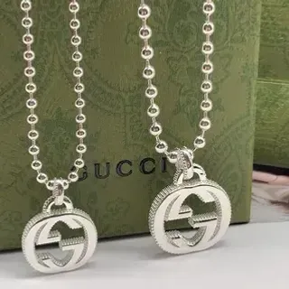 গুচি GG Marmont Interlocking G Logo বৃত্তাকার পেন্ডেন্ট নেকলেস