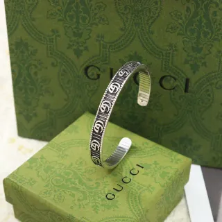 Gucci GG Marmont Interlocking G سوار معصم مفتوح مخطط