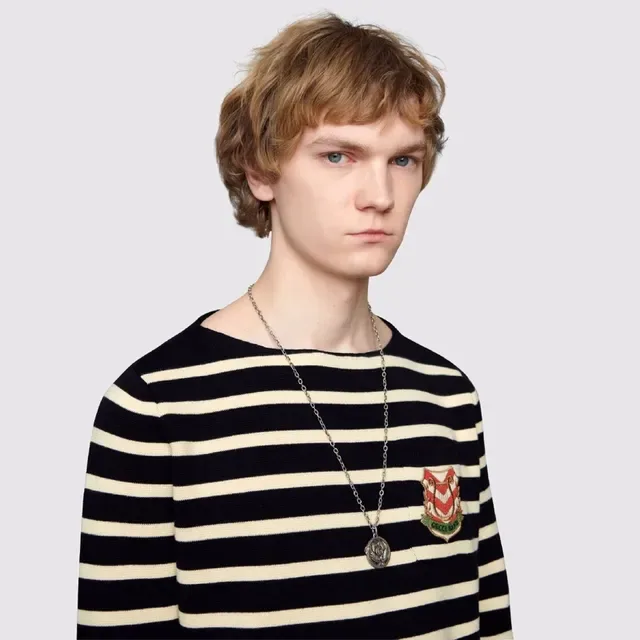 Gucci GG Marmont Ornate Circular Pendant Necklace 8