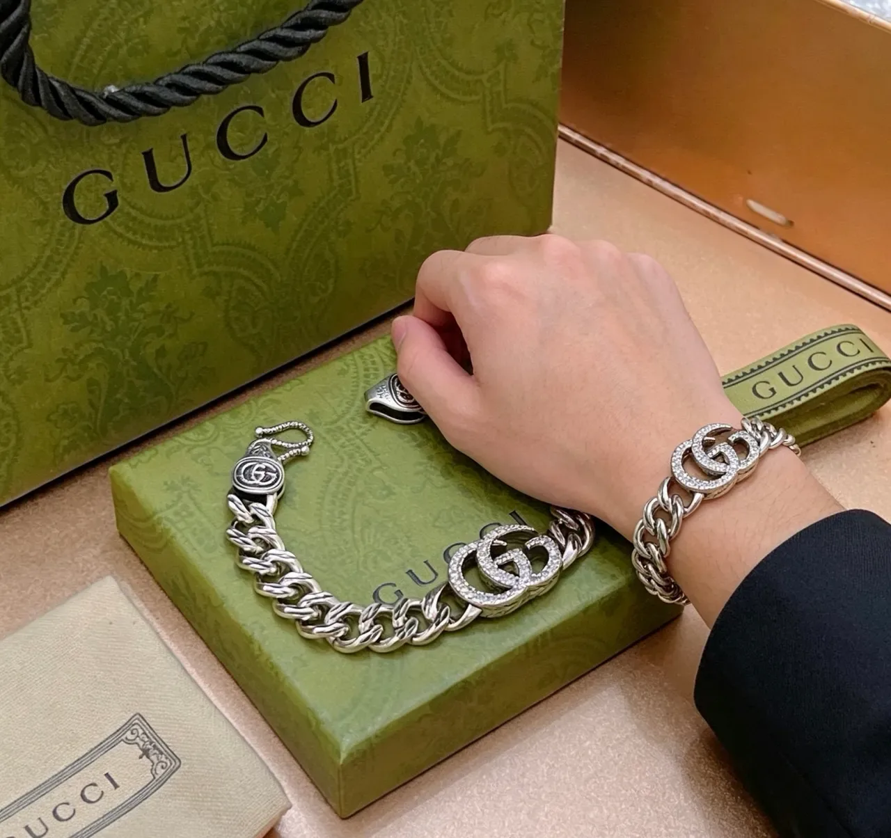 Gucci GG Marmont Pavé Crystal Double G Pulseira Corrente 3