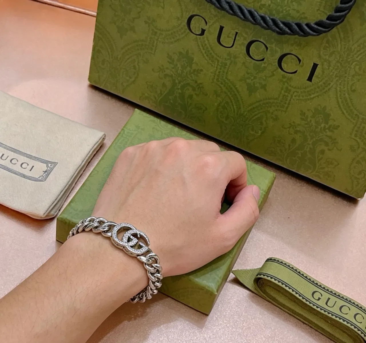 Gucci GG Marmont Pavé Crystal Double G Pulseira Corrente 8