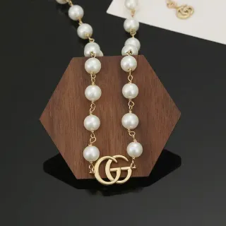 Gucci GG Marmont Collier Perles Chaîne Ton Doré