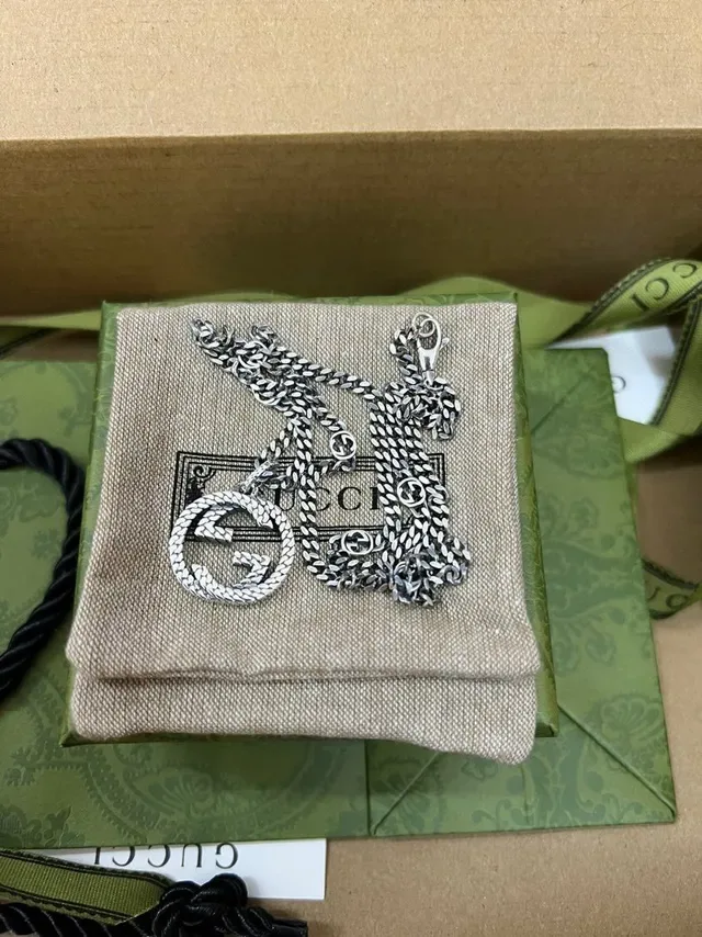 Gucci GG Marmont Argent Beige Pendentif Interlocking Double G Chaîne Tordue en Corde 5
