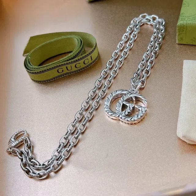 Gucci GG Marmont Textured Interlocking G Pendant Necklace 8