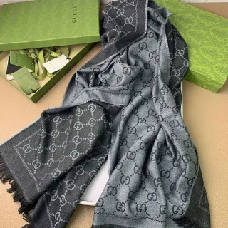 গুসি GG মোনোগ্রাম গ্রেডিয়েন্ট গ্রে ক্যাশমিয়ার শাল