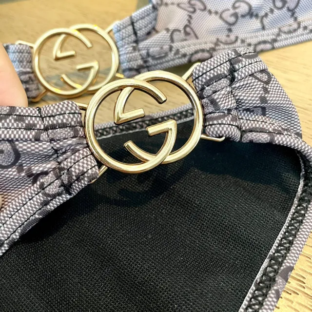 Gucci GG Monogram بيكيني هالتر مثلثي وبريفز منخفضة الخصر ملابس سباحة 3