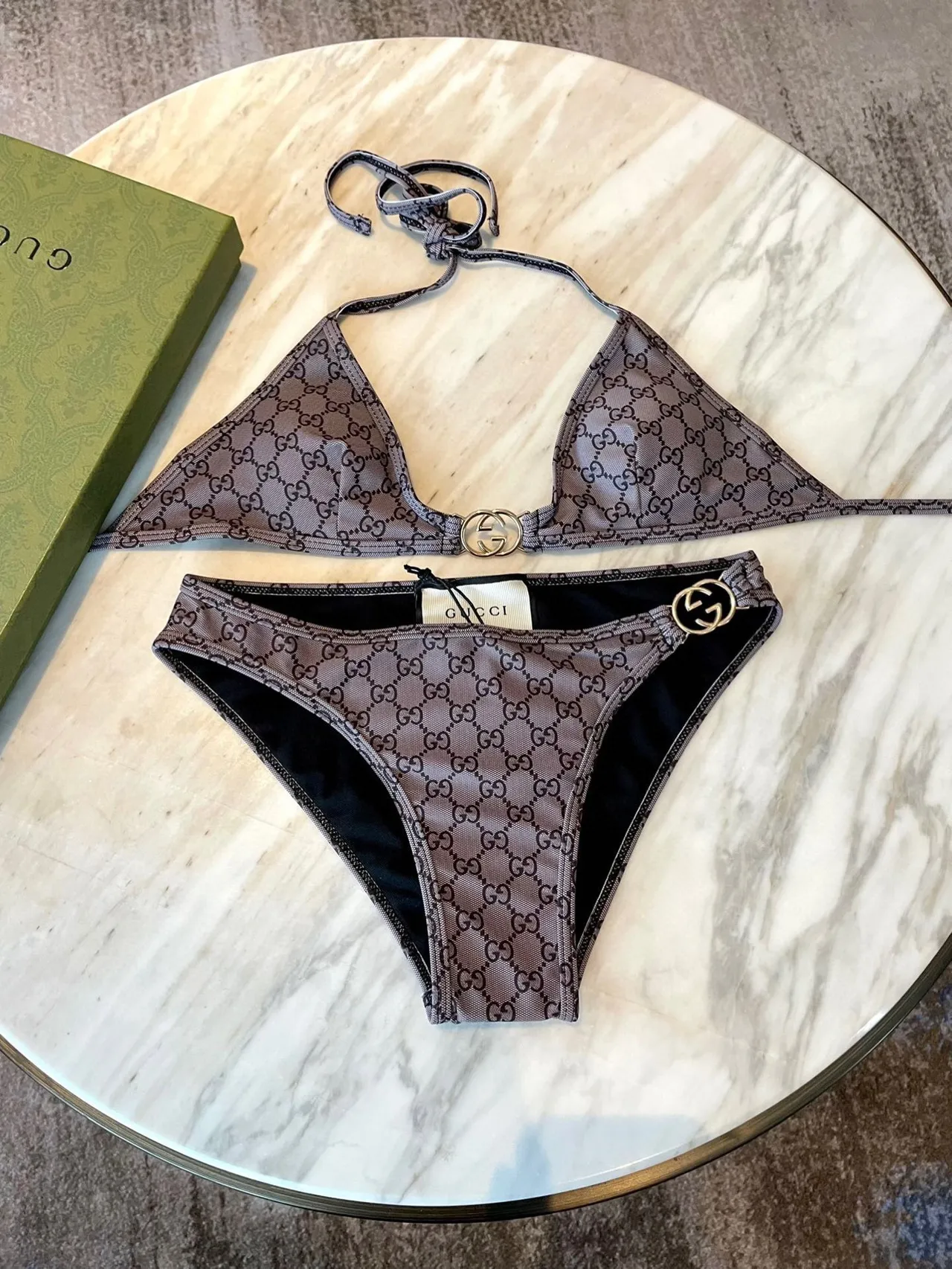 Gucci GG Monogram بيكيني هالتر مثلثي وبريفز منخفضة الخصر ملابس سباحة 5