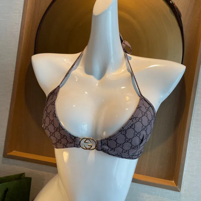 Gucci GG Monogram بيكيني هالتر مثلثي وبريفز منخفضة الخصر ملابس سباحة 8