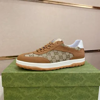 Gucci GG Monogram 米色生活方式运动鞋